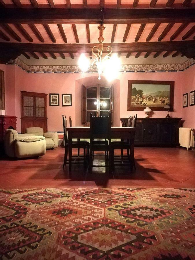 הוילה ארצו Castello Di Valenzano מראה חיצוני תמונה