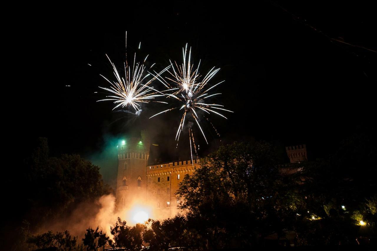 הוילה ארצו Castello Di Valenzano מראה חיצוני תמונה